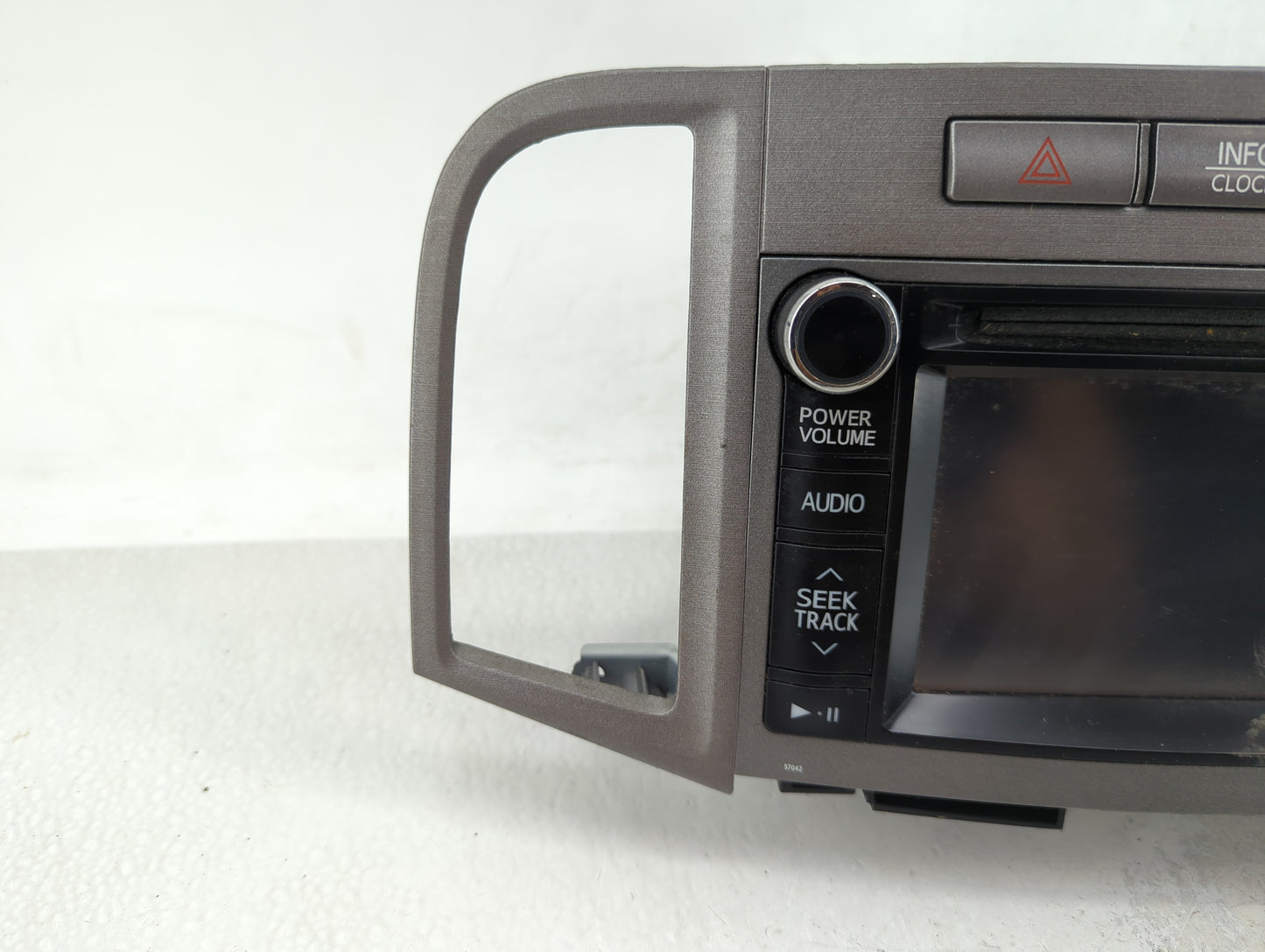 2013-2014 Toyota Venza Radio AM FM Cd Player Receiver Replacement P/N:86140-0T010 CV-VS82E14D Fits Fits 2013 2014 OEM Used A