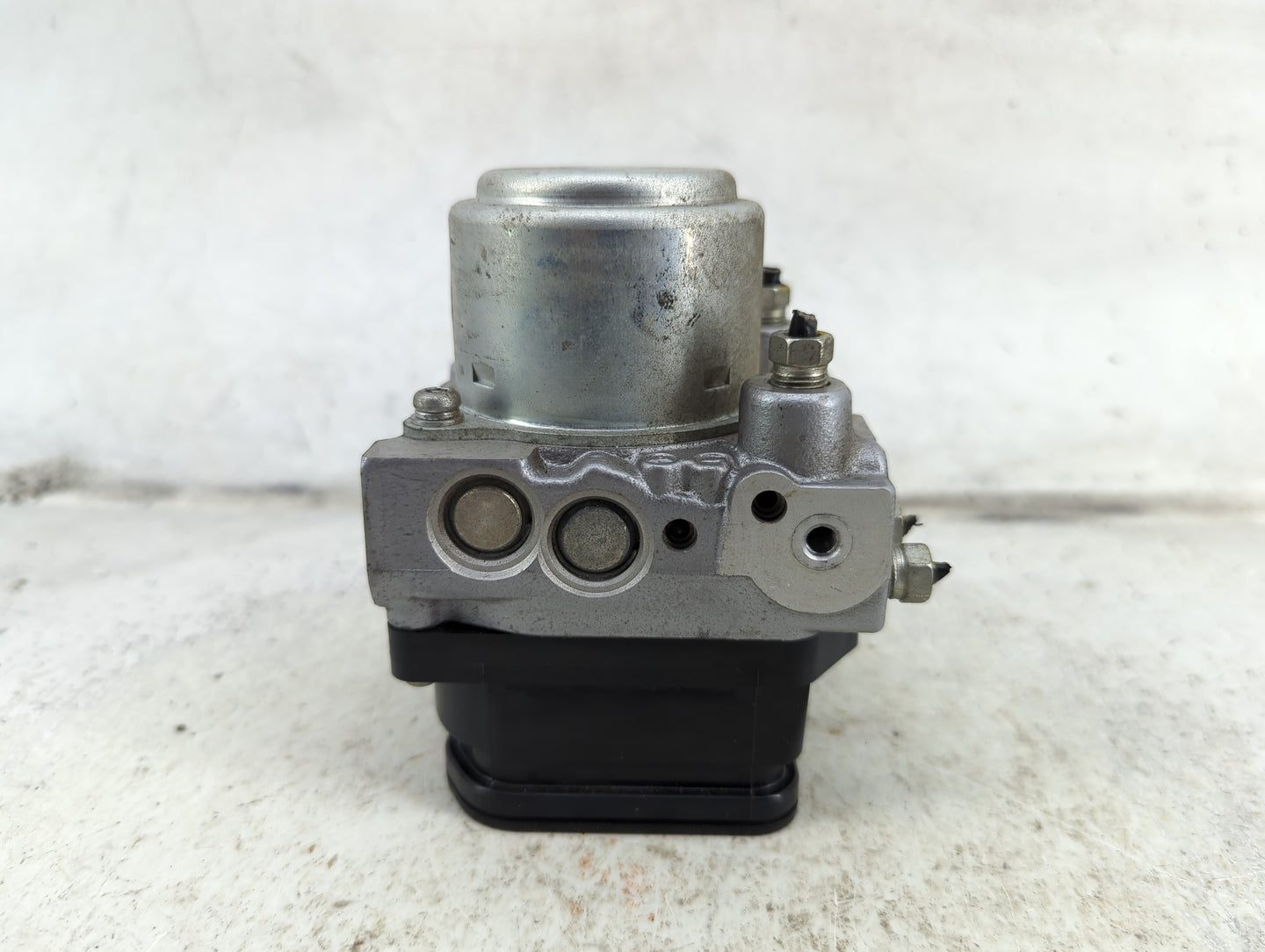 2013-2016 Toyota Venza ABS Pump Control Module Replacement Fits Fits 2013 2014 2015 2016 OEM Used Auto Parts - Oemusedautopa
