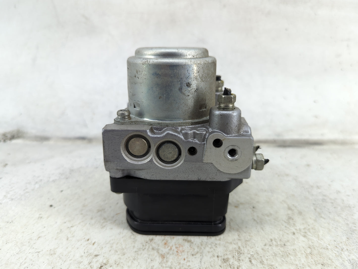 2013-2016 Toyota Venza ABS Pump Control Module Replacement Fits Fits 2013 2014 2015 2016 OEM Used Auto Parts - Oemusedautopa
