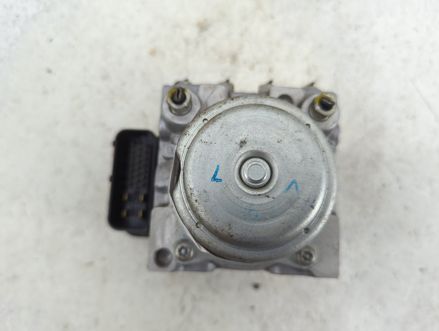 2013-2016 Toyota Venza ABS Pump Control Module Replacement Fits Fits 2013 2014 2015 2016 OEM Used Auto Parts - Oemusedautopa