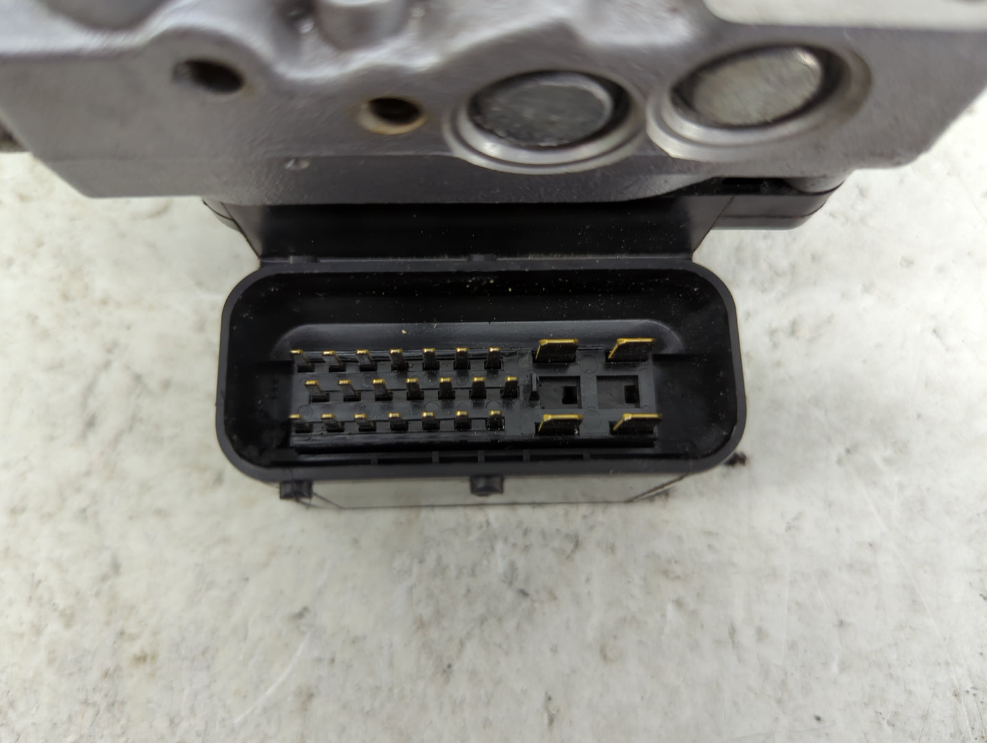 2013-2016 Toyota Venza ABS Pump Control Module Replacement Fits Fits 2013 2014 2015 2016 OEM Used Auto Parts - Oemusedautopa