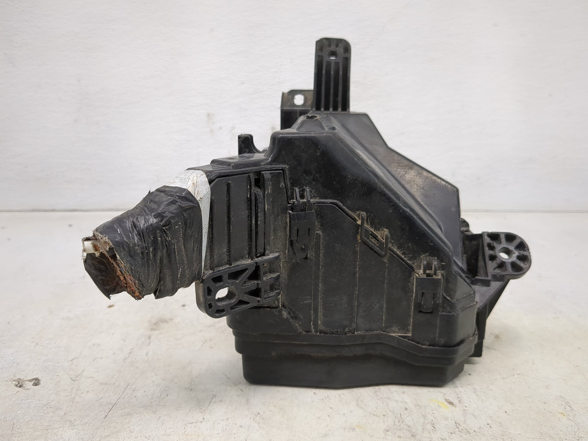 2012-2019 Toyota Yaris Fusebox Fuse Box Panel Relay Module Fits Fits 2012 2013 2014 2015 2016 2017 2018 2019 OEM Used Auto P