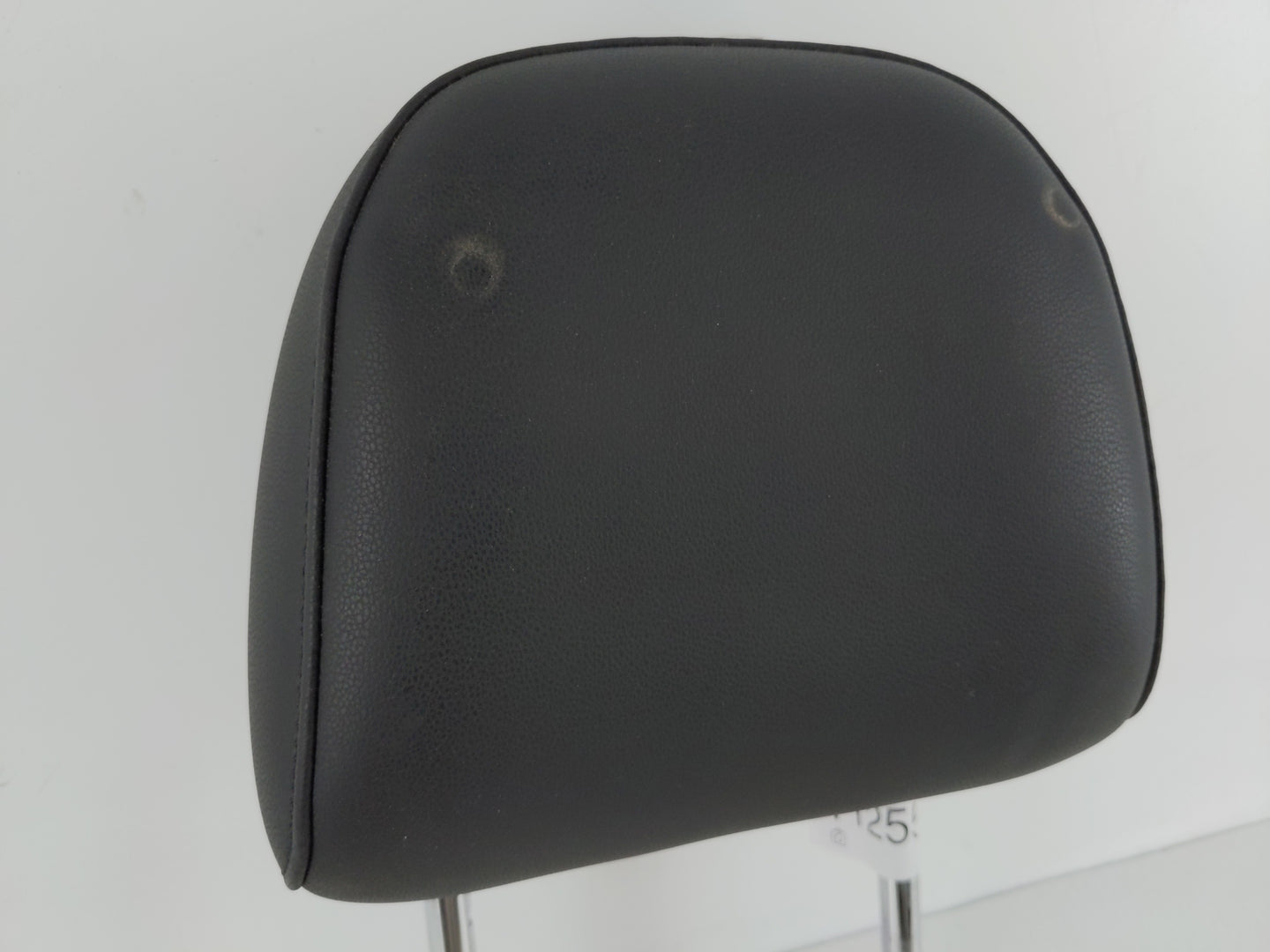 2012-2019 Volkswagen Beetle Headrest Head Rest Rear Seat Fits Fits 2012 2013 2014 2015 2016 2017 2018 2019 OEM Used Auto Par