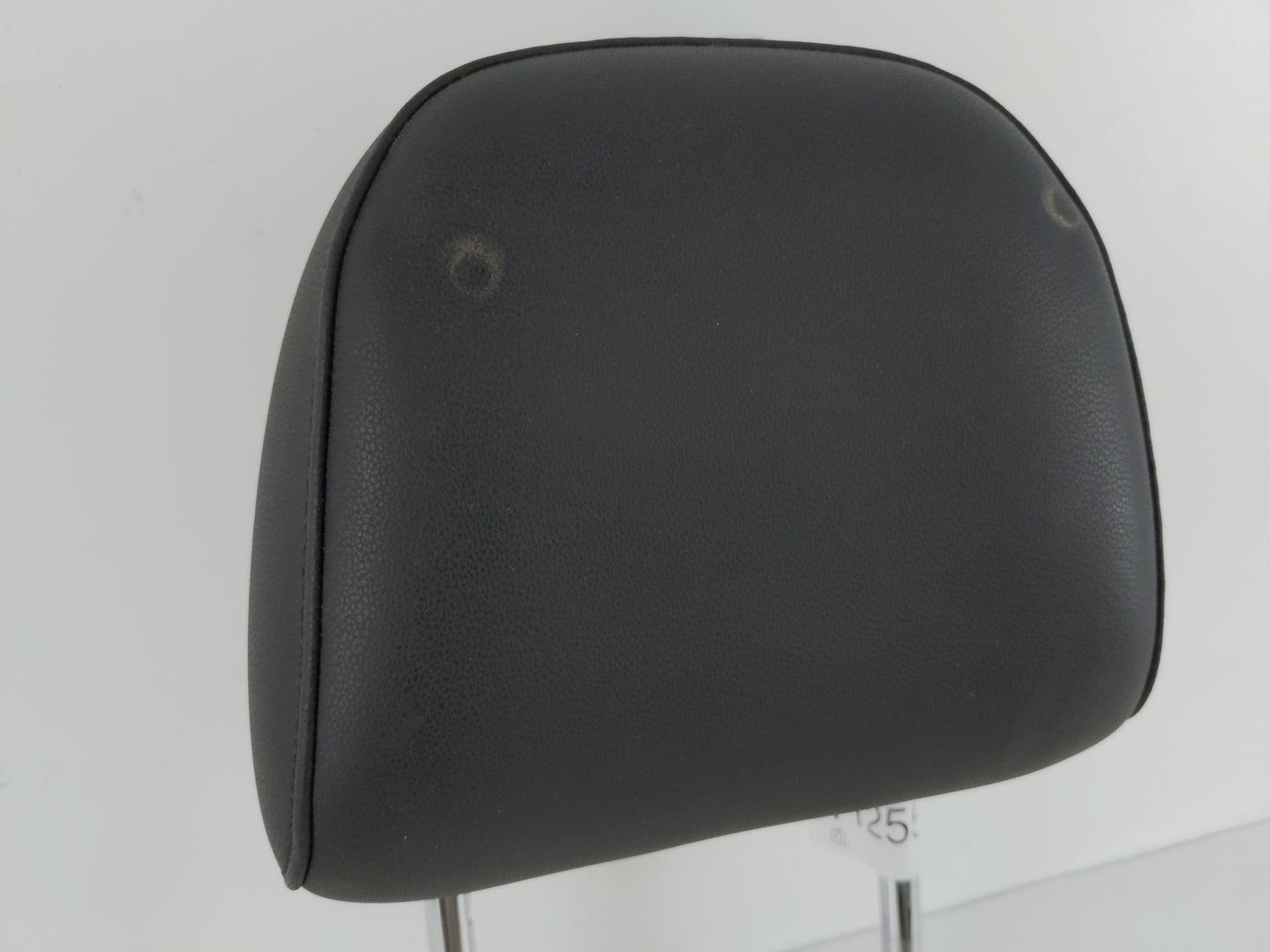 2012-2019 Volkswagen Beetle Headrest Head Rest Rear Seat Fits Fits 2012 2013 2014 2015 2016 2017 2018 2019 OEM Used Auto Par