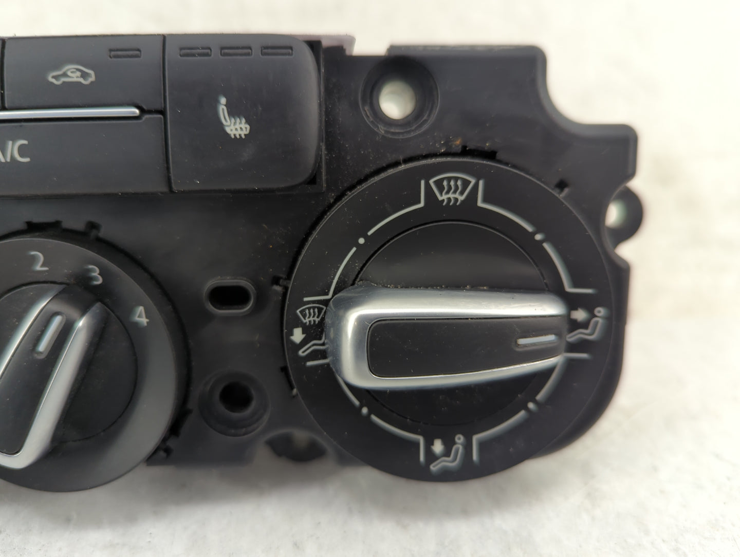 2012-2016 Volkswagen Beetle Climate Control Module Temperature AC/Heater Replacement P/N:5C0820047BC 90151-908/0000 Fits OEM