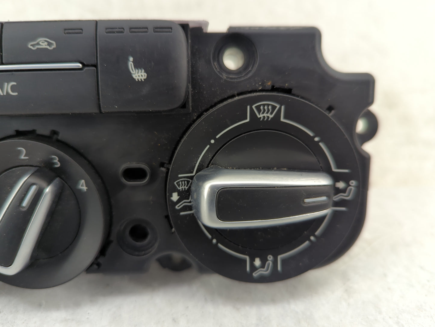 2012-2016 Volkswagen Beetle Climate Control Module Temperature AC/Heater Replacement P/N:5C0820047BC 90151-908/0000 Fits OEM