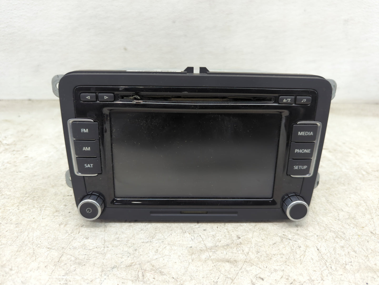 2012-2015 Volkswagen Beetle Radio AM FM Cd Player Receiver Replacement P/N:1K0035180AF 28372938 Fits OEM Used Auto Parts - O