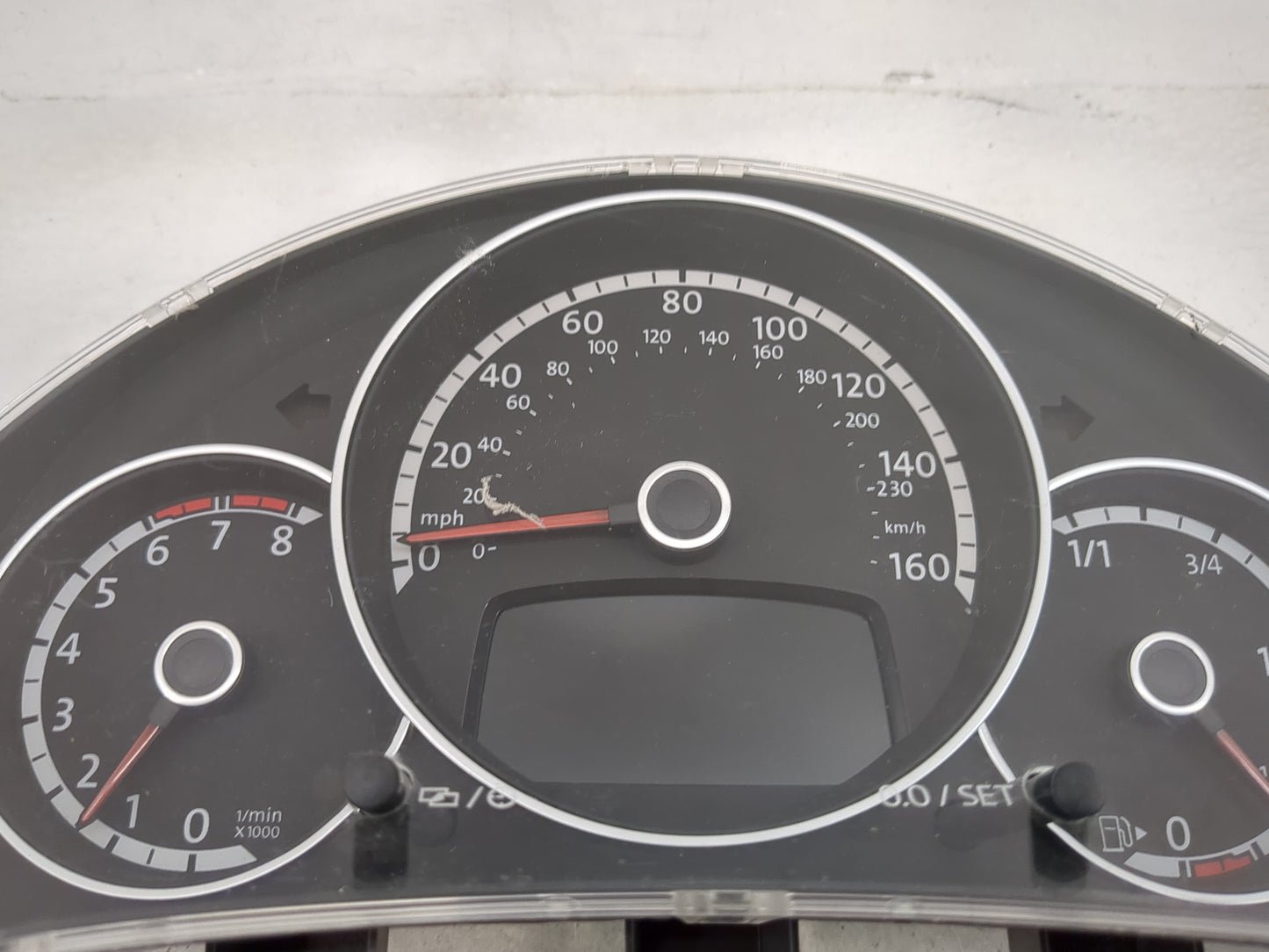 2013-2014 Volkswagen Beetle Instrument Cluster Speedometer Gauges P/N:5C5920970F Miles: Fits Fits 2013 2014 OEM Used Auto Pa