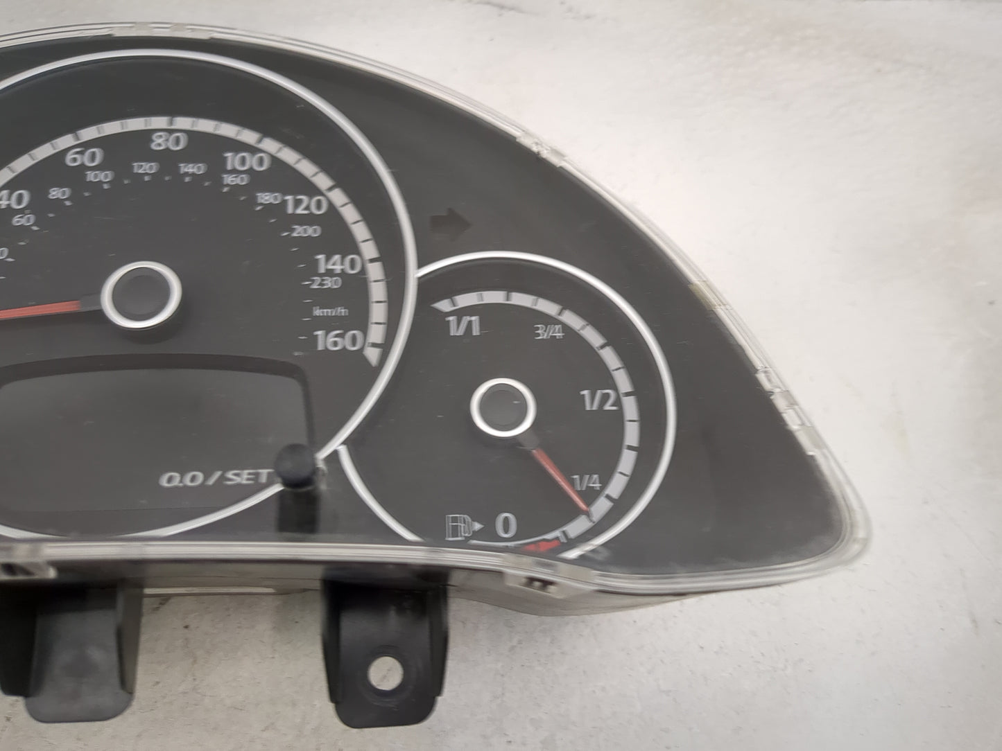 2013-2014 Volkswagen Beetle Instrument Cluster Speedometer Gauges P/N:5C5920970F Miles: Fits Fits 2013 2014 OEM Used Auto Pa