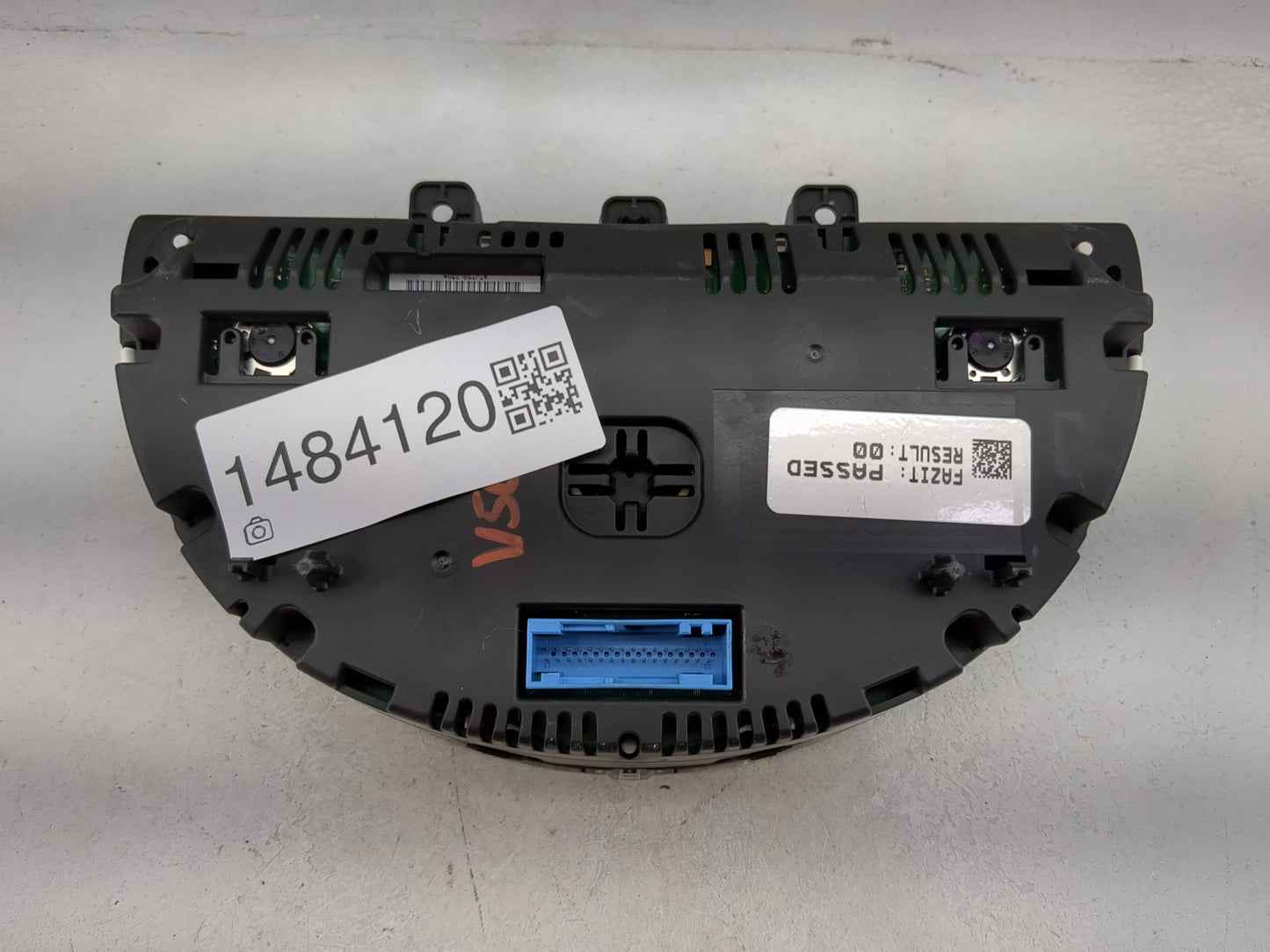 2013-2014 Volkswagen Beetle Instrument Cluster Speedometer Gauges P/N:5C5920970F Miles: Fits Fits 2013 2014 OEM Used Auto Pa