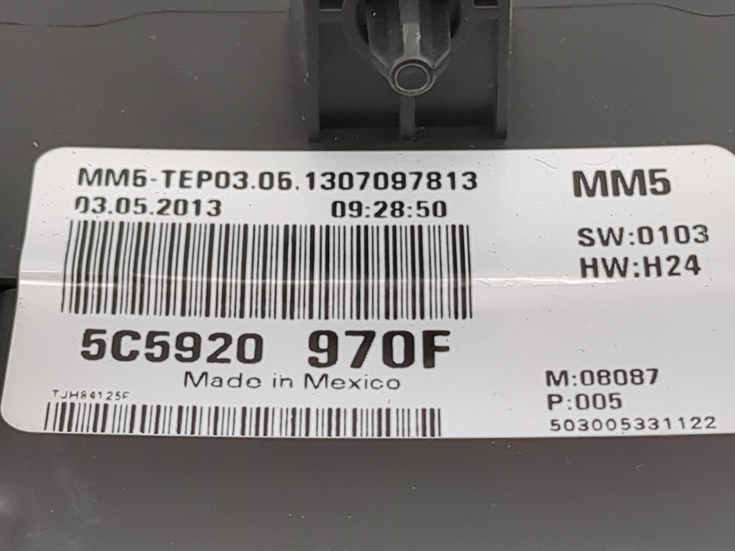 2013-2014 Volkswagen Beetle Instrument Cluster Speedometer Gauges P/N:5C5920970F Miles: Fits Fits 2013 2014 OEM Used Auto Pa