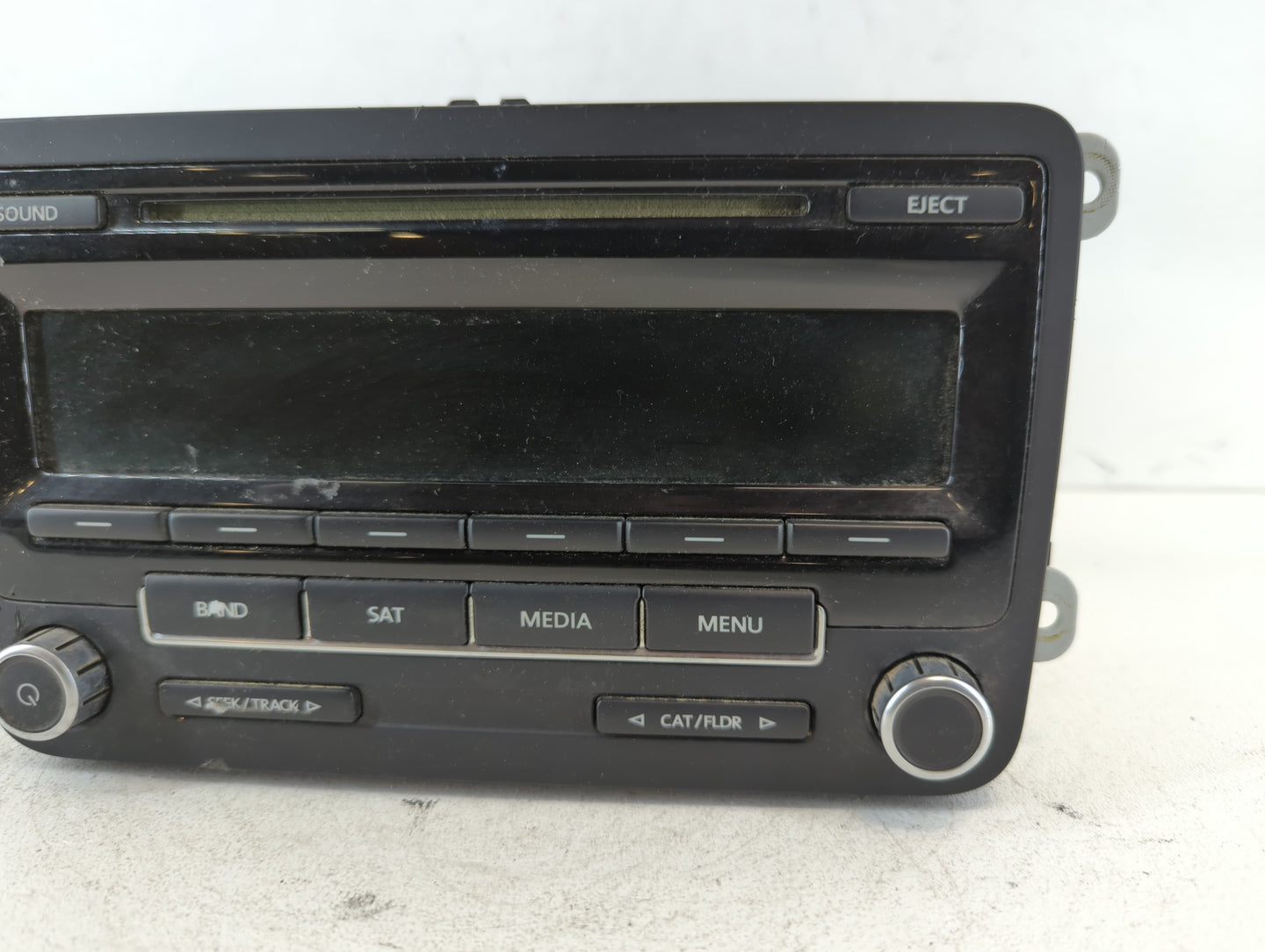 2012-2016 Volkswagen Beetle Am Fm Cd Player Radio Receiver - Oemusedautoparts1.com