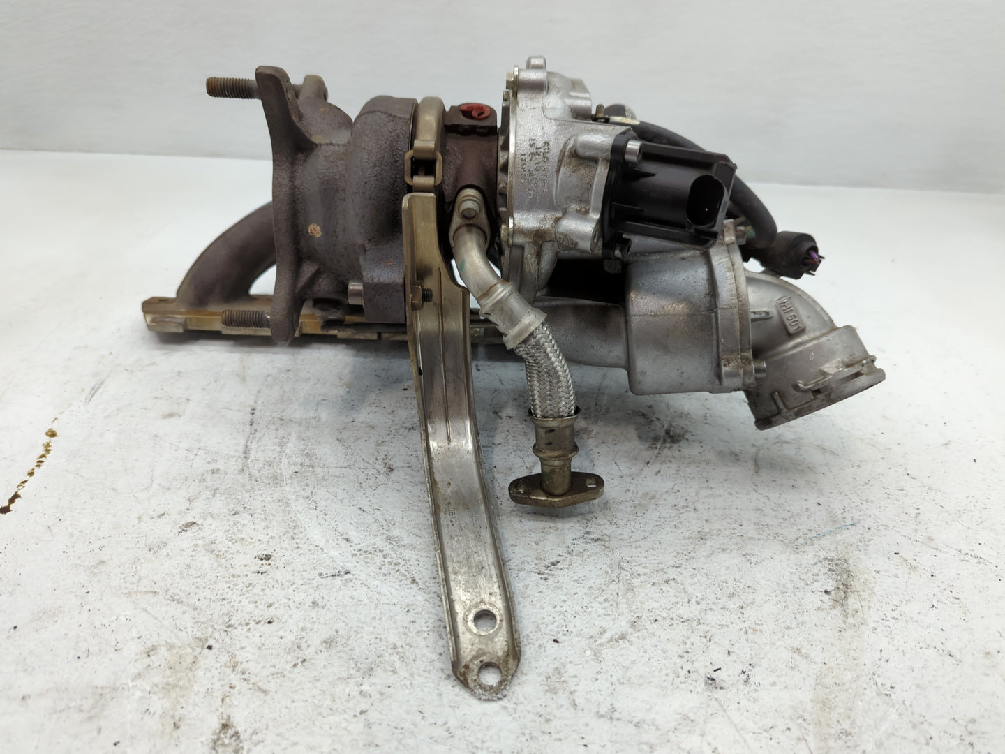 2012 Volkswagen Beetle Turbocharger Exhaust Manifold With Turbo Charger - Oemusedautoparts1.com