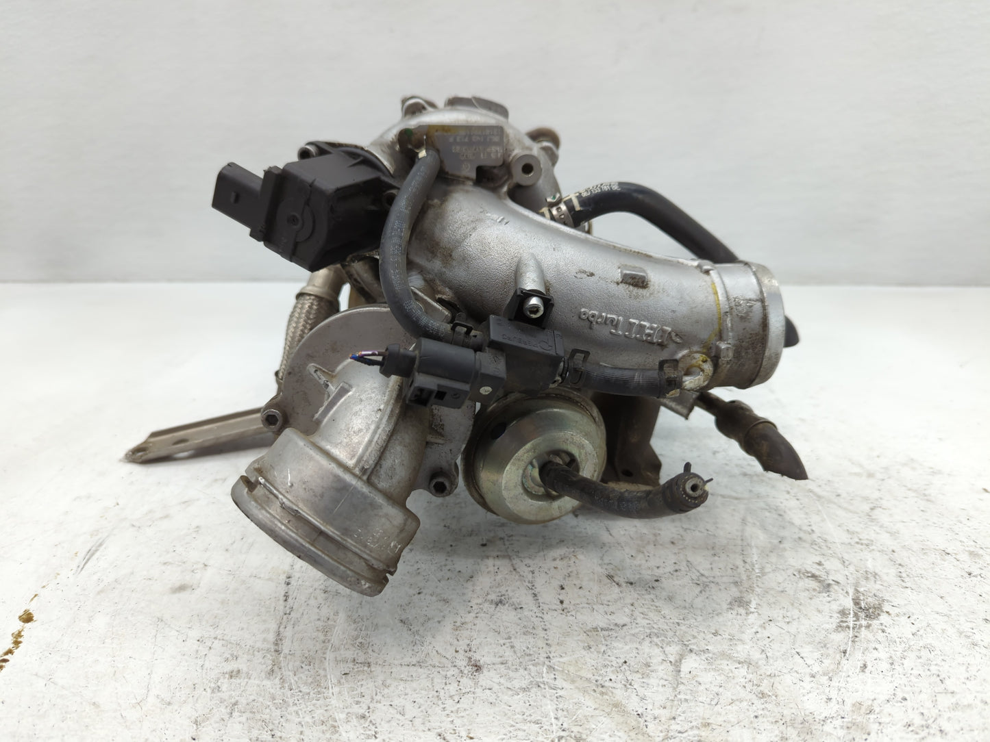 2012 Volkswagen Beetle Turbocharger Exhaust Manifold With Turbo Charger - Oemusedautoparts1.com