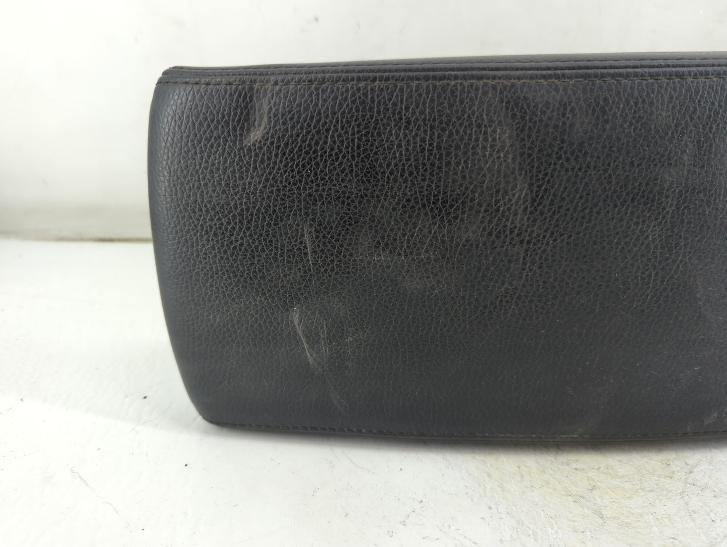 2011-2017 Volkswagen Cc Center Console Armrest Cover Lid P/N:2712 Fits Fits 2011 2012 2013 2014 2015 2016 2017 OEM Used Auto
