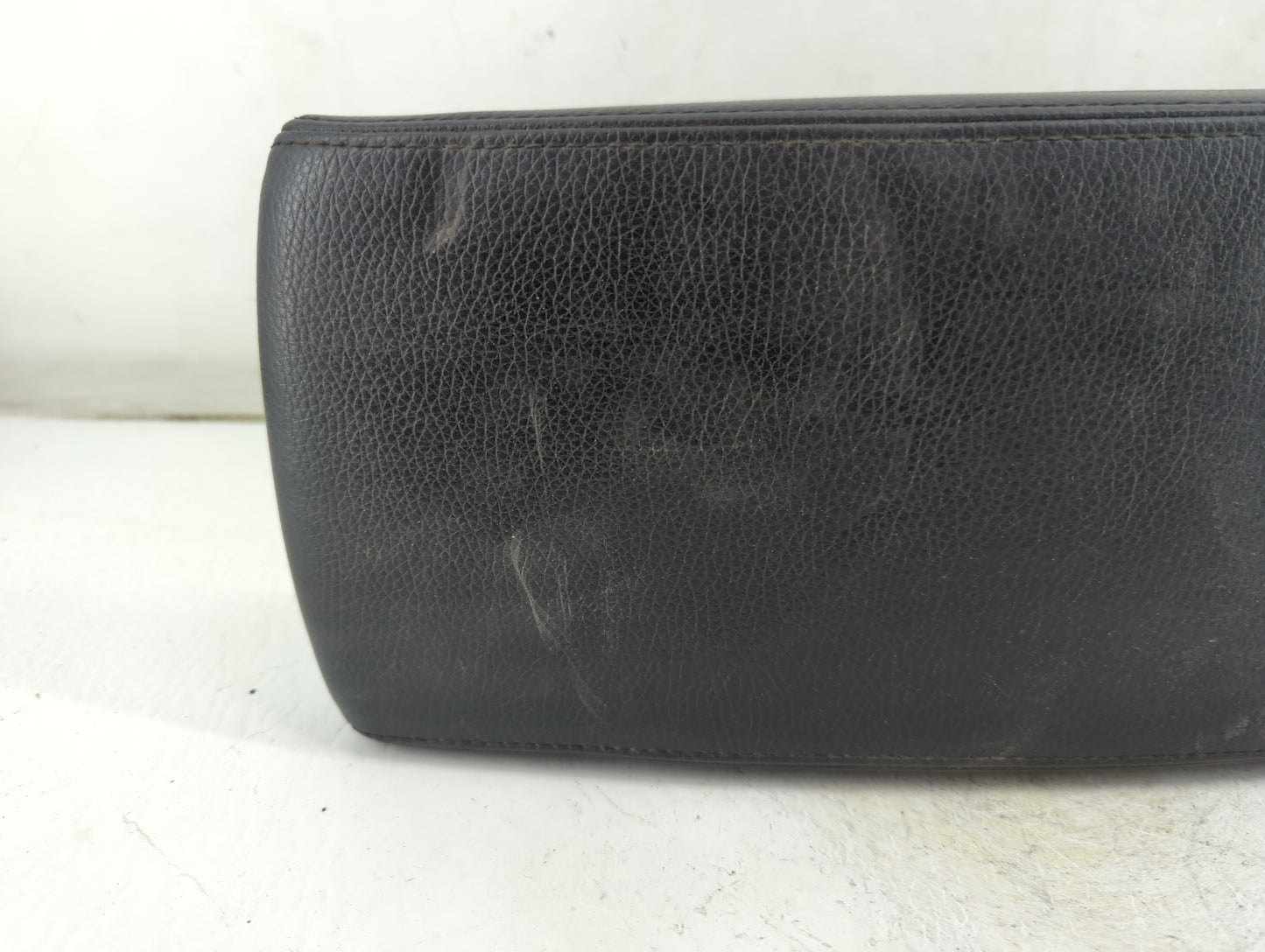 2011-2017 Volkswagen Cc Center Console Armrest Cover Lid P/N:2712 Fits Fits 2011 2012 2013 2014 2015 2016 2017 OEM Used Auto