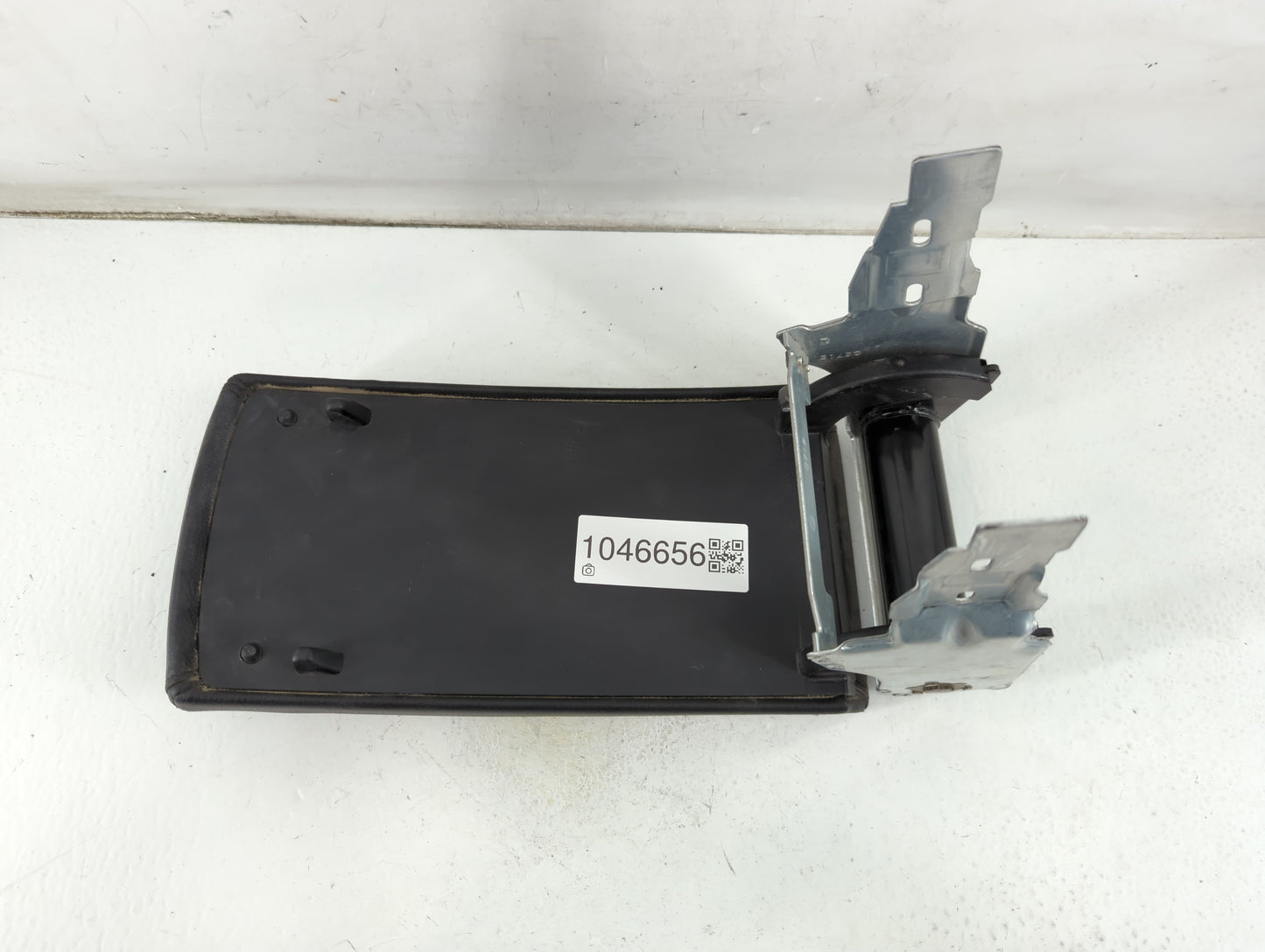 2011-2017 Volkswagen Cc Center Console Armrest Cover Lid P/N:2712 Fits Fits 2011 2012 2013 2014 2015 2016 2017 OEM Used Auto