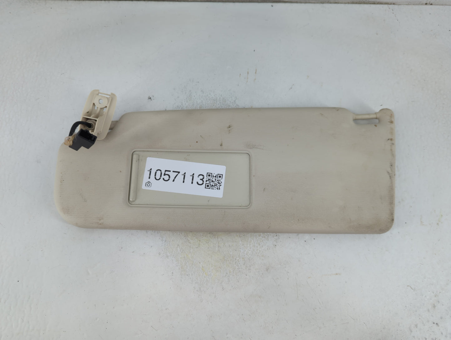 2009-2017 Volkswagen Cc Sun Visor Shade Replacement Driver Left Mirror Fits OEM Used Auto Parts - Oemusedautoparts1.com