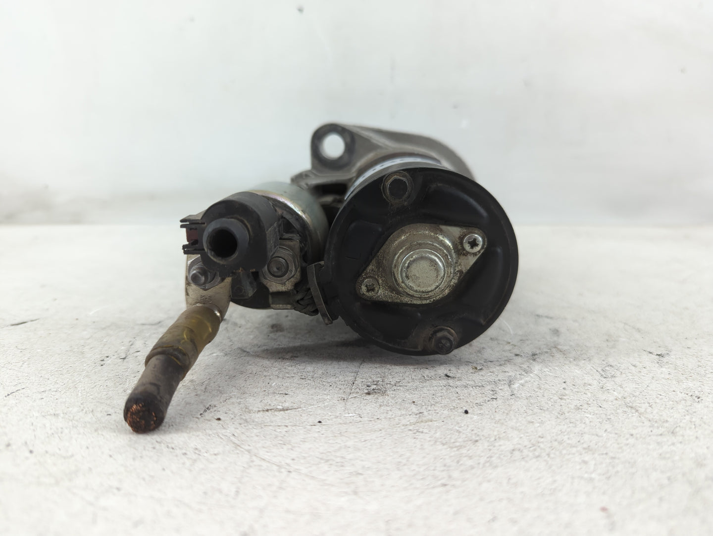 2013 Volkswagen Cc Alternator Replacement Generator Charging Assembly Engine OEM P/N:0 001 121 402 13520809 Fits OEM Used Au