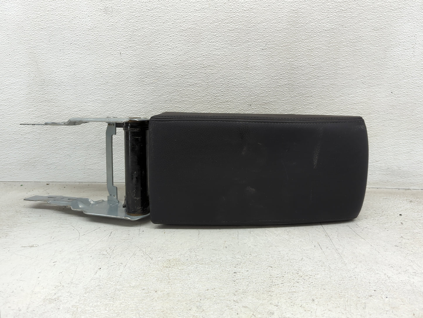 2013 Volkswagen Cc Center Console Armrest Cover Lid Fits OEM Used Auto Parts - Oemusedautoparts1.com