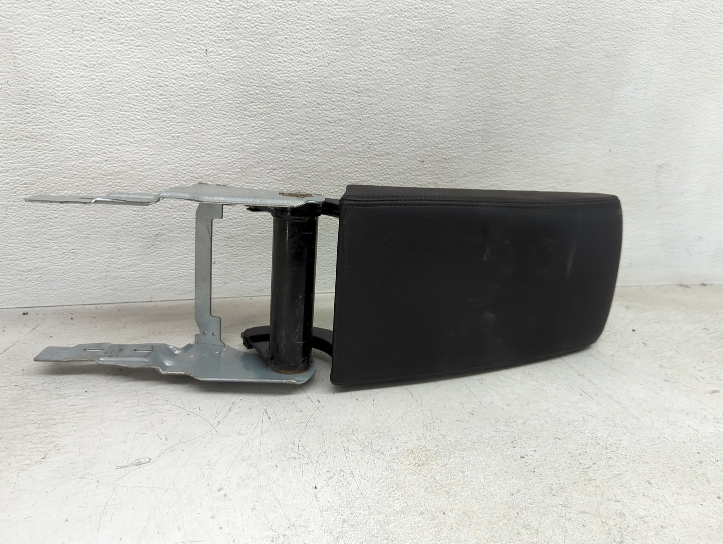2013 Volkswagen Cc Center Console Armrest Cover Lid Fits OEM Used Auto Parts - Oemusedautoparts1.com