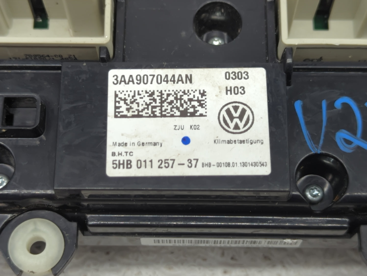 2013-2014 Volkswagen Cc Climate Control Module Temperature AC/Heater Replacement P/N:3AA907044AN Fits Fits 2013 2014 OEM Use