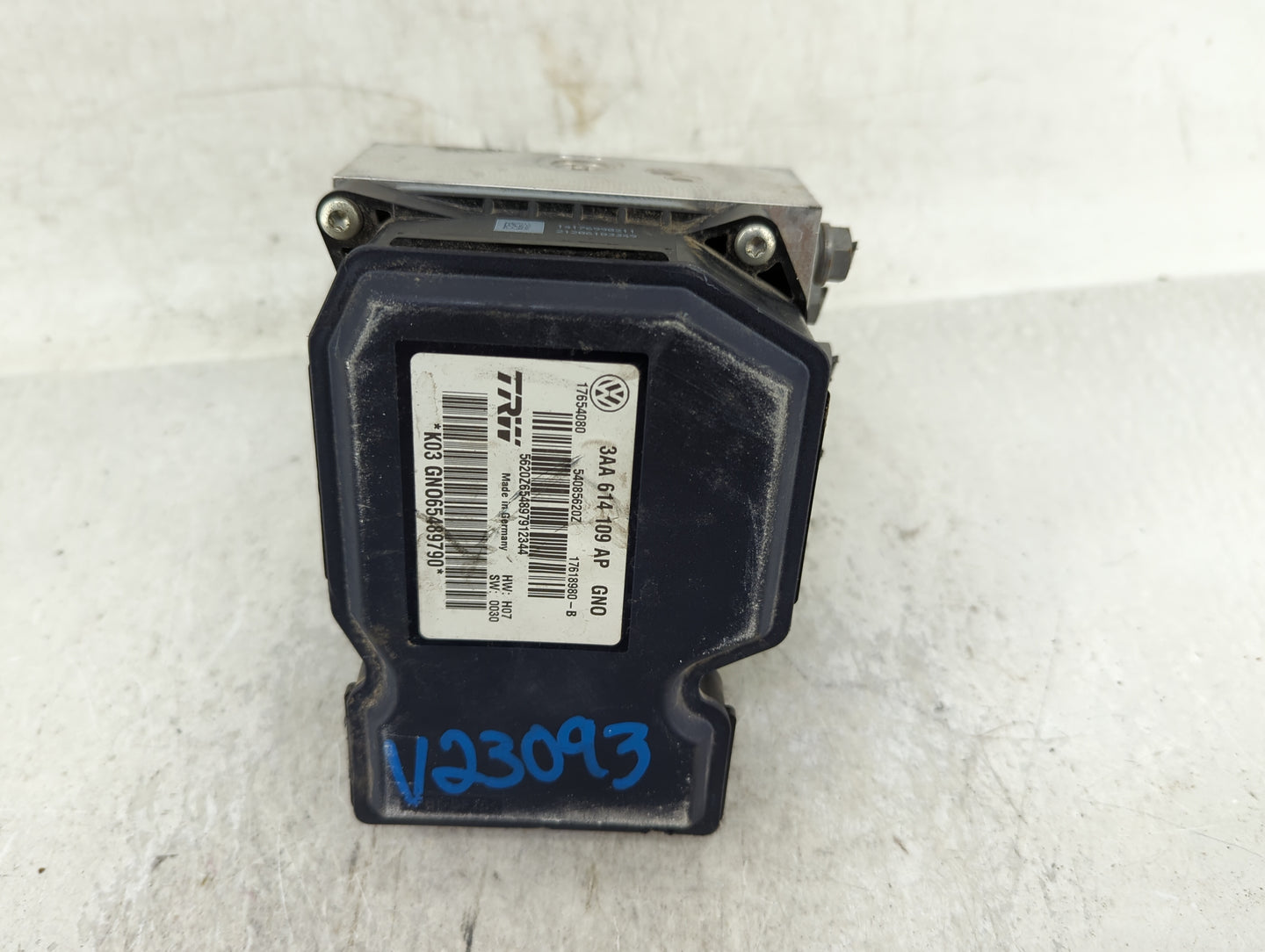 2011-2017 Volkswagen Cc ABS Pump Control Module Replacement P/N:14176990211 3AA 614 109 AP Fits OEM Used Auto Parts - Oemuse