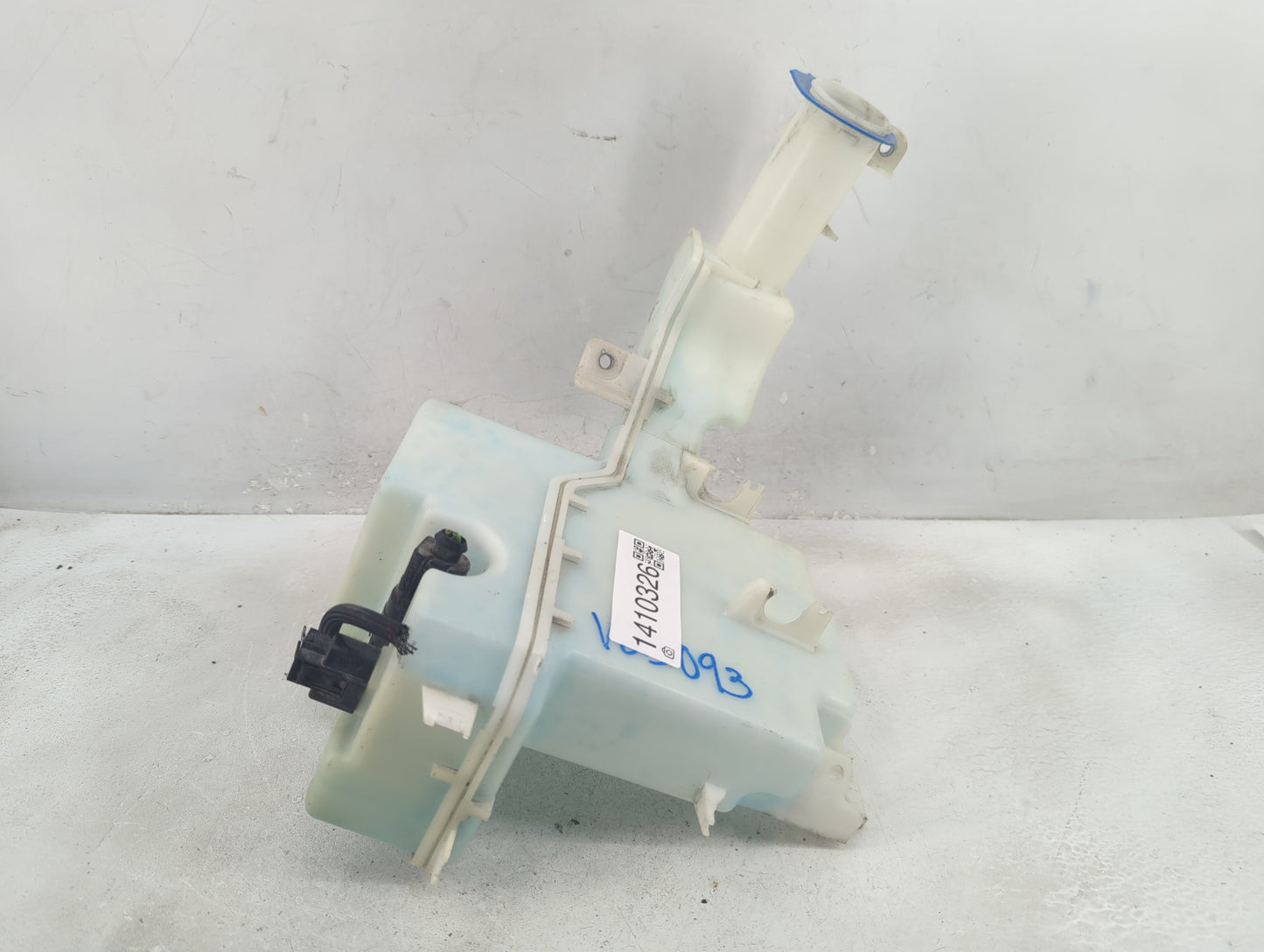 2013-2017 Volkswagen Cc Windshield Washer Fluid Reservoir Bottle Oem - Oemusedautoparts1.com