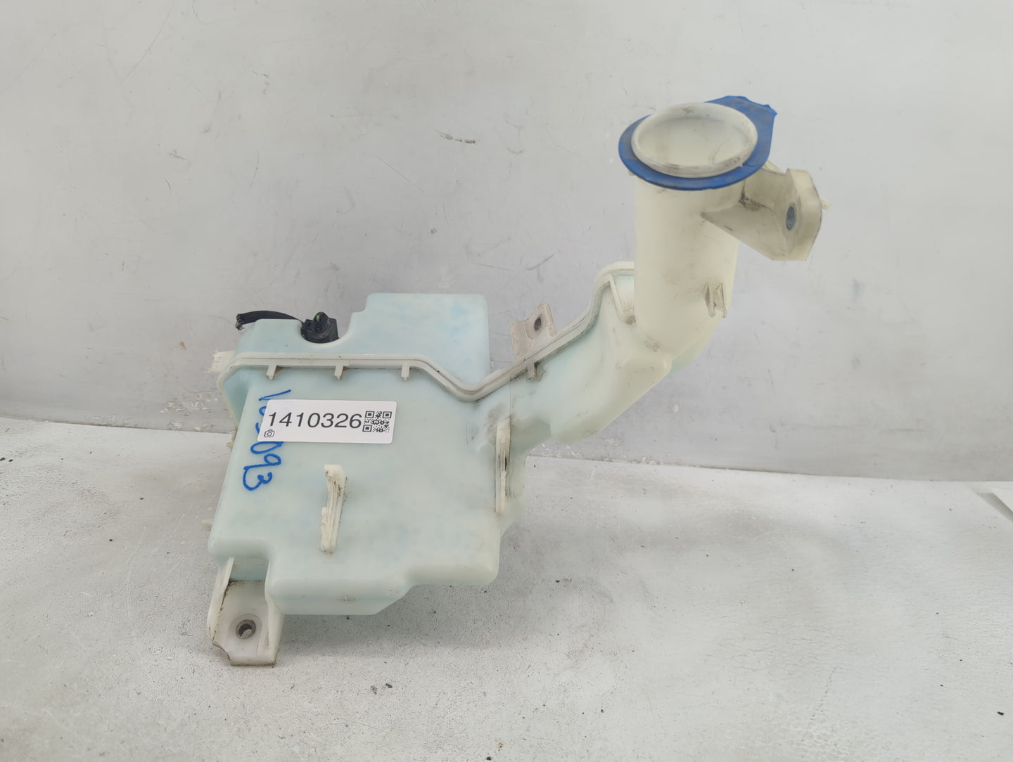 2013-2017 Volkswagen Cc Windshield Washer Fluid Reservoir Bottle Oem - Oemusedautoparts1.com