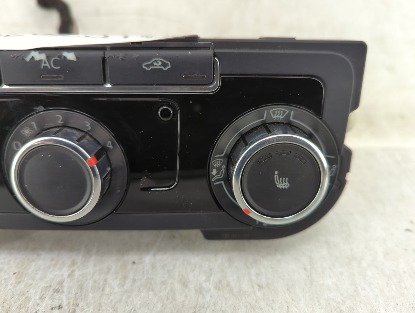 2013 Volkswagen Cc Climate Control Module Temperature AC/Heater Replacement P/N:K003 5HB 009 751 Fits OEM Used Auto Parts - 