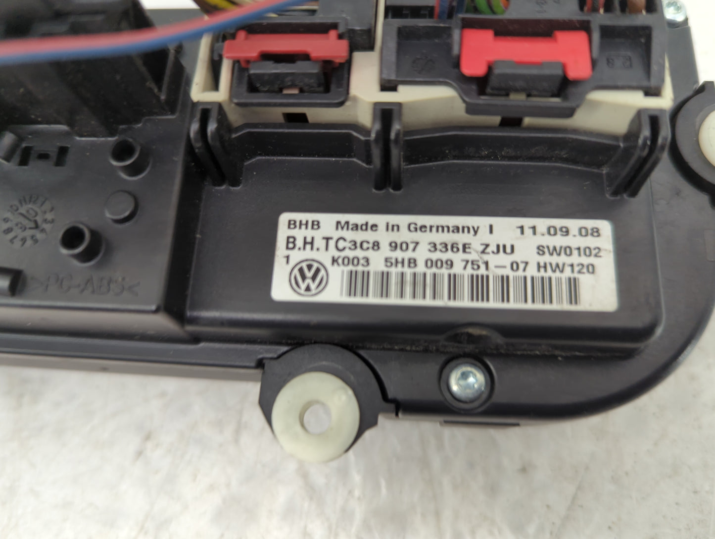 2013 Volkswagen Cc Climate Control Module Temperature AC/Heater Replacement P/N:K003 5HB 009 751 Fits OEM Used Auto Parts - 
