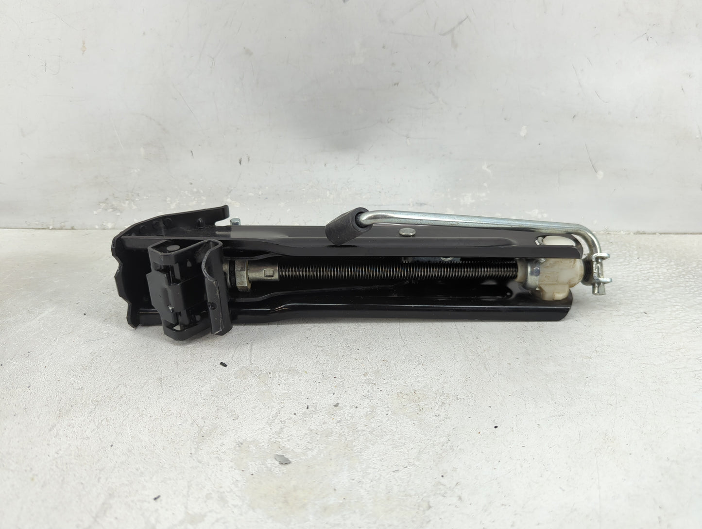 2013 Volkswagen Cc Spare Scissor Car Jack Black - Oemusedautoparts1.com