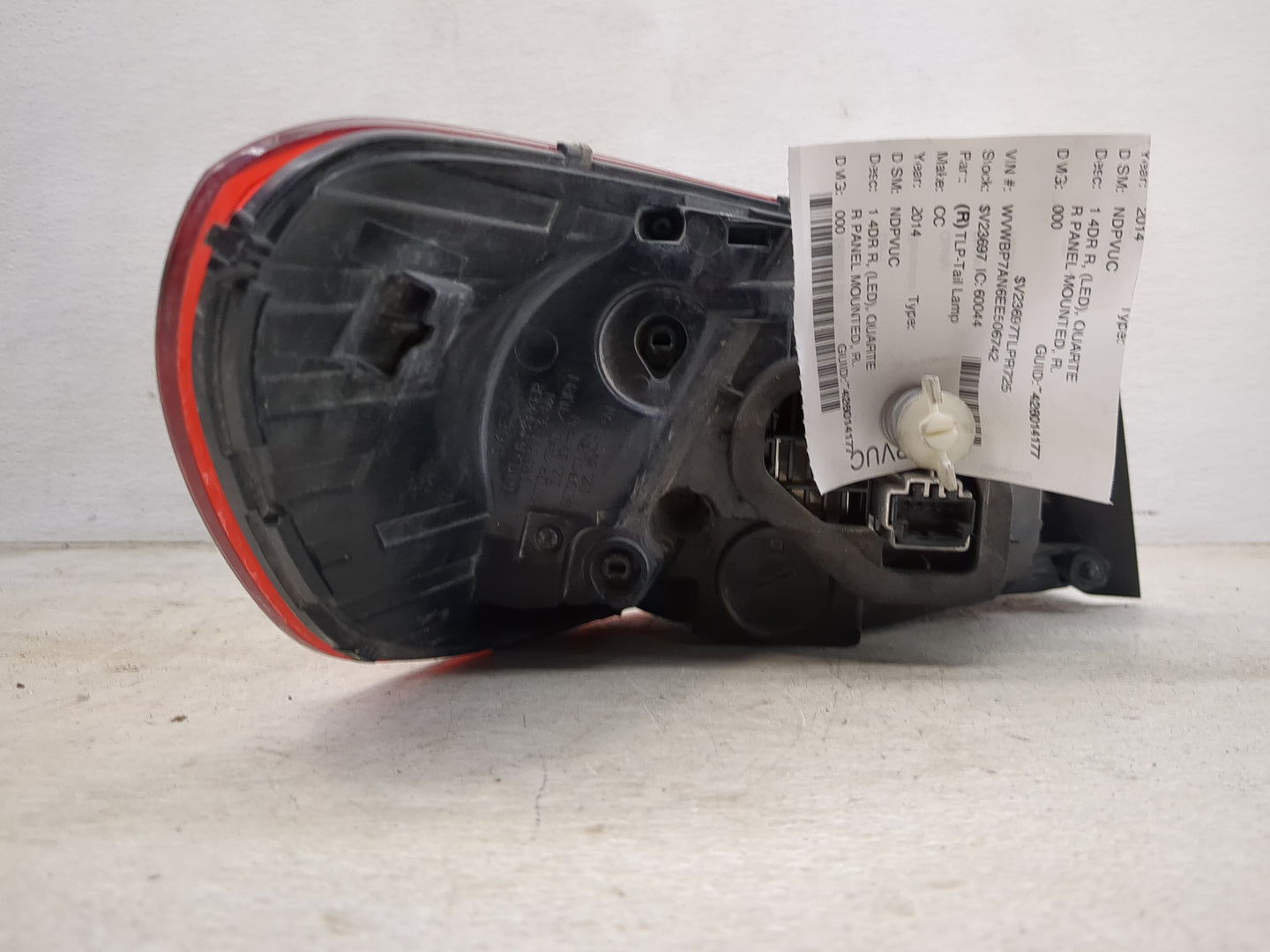 2013-2017 Volkswagen Cc Tail Light Assembly Passenger Right OEM P/N:3C8945208AA Fits Fits 2013 2014 2015 2016 2017 OEM Used 