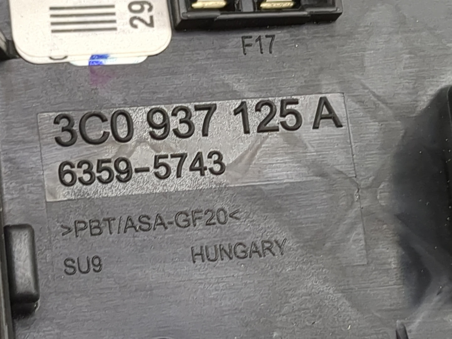 2013-2017 Volkswagen Cc Fusebox Fuse Box Panel Relay Module P/N:3C0937125A 6359-5743 Fits OEM Used Auto Parts - Oemusedautop