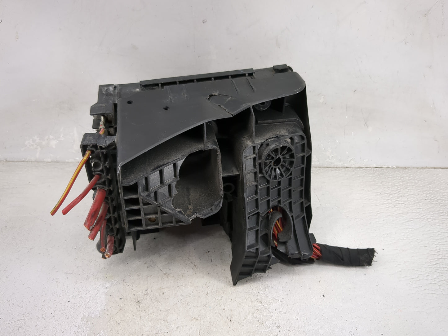 2013-2017 Volkswagen Cc Fusebox Fuse Box Panel Relay Module P/N:3C0937125A 6359-5743 Fits OEM Used Auto Parts - Oemusedautop