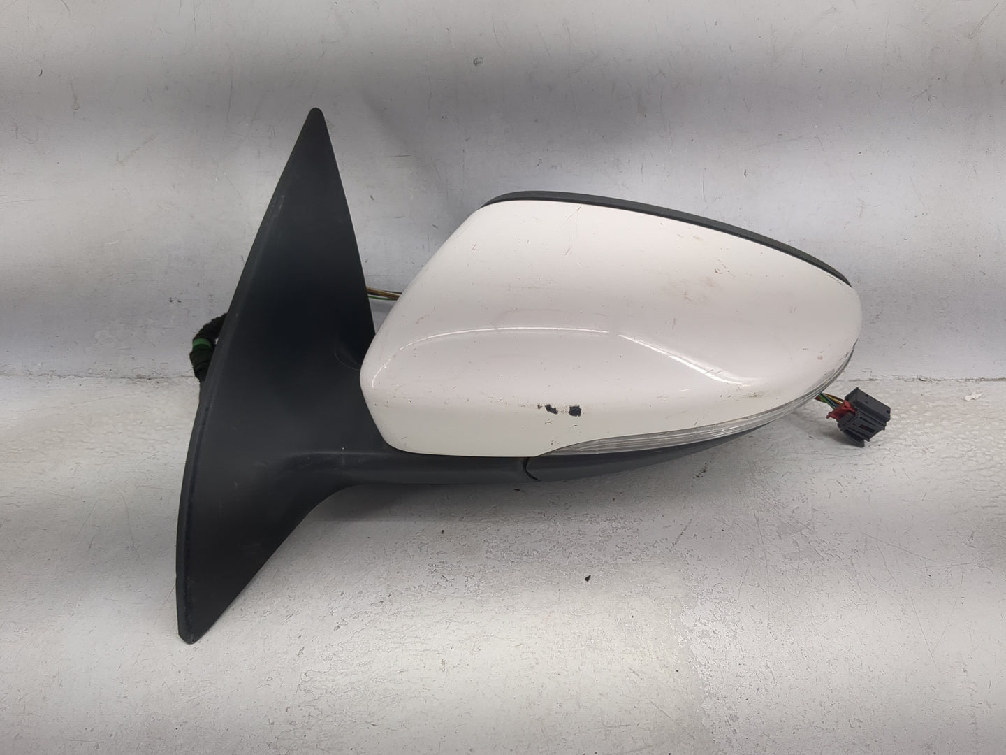 2009-2012 Volkswagen Cc Driver Side View Mirror - Left Door Mirror OEM Used - Oemusedautoparts1.com
