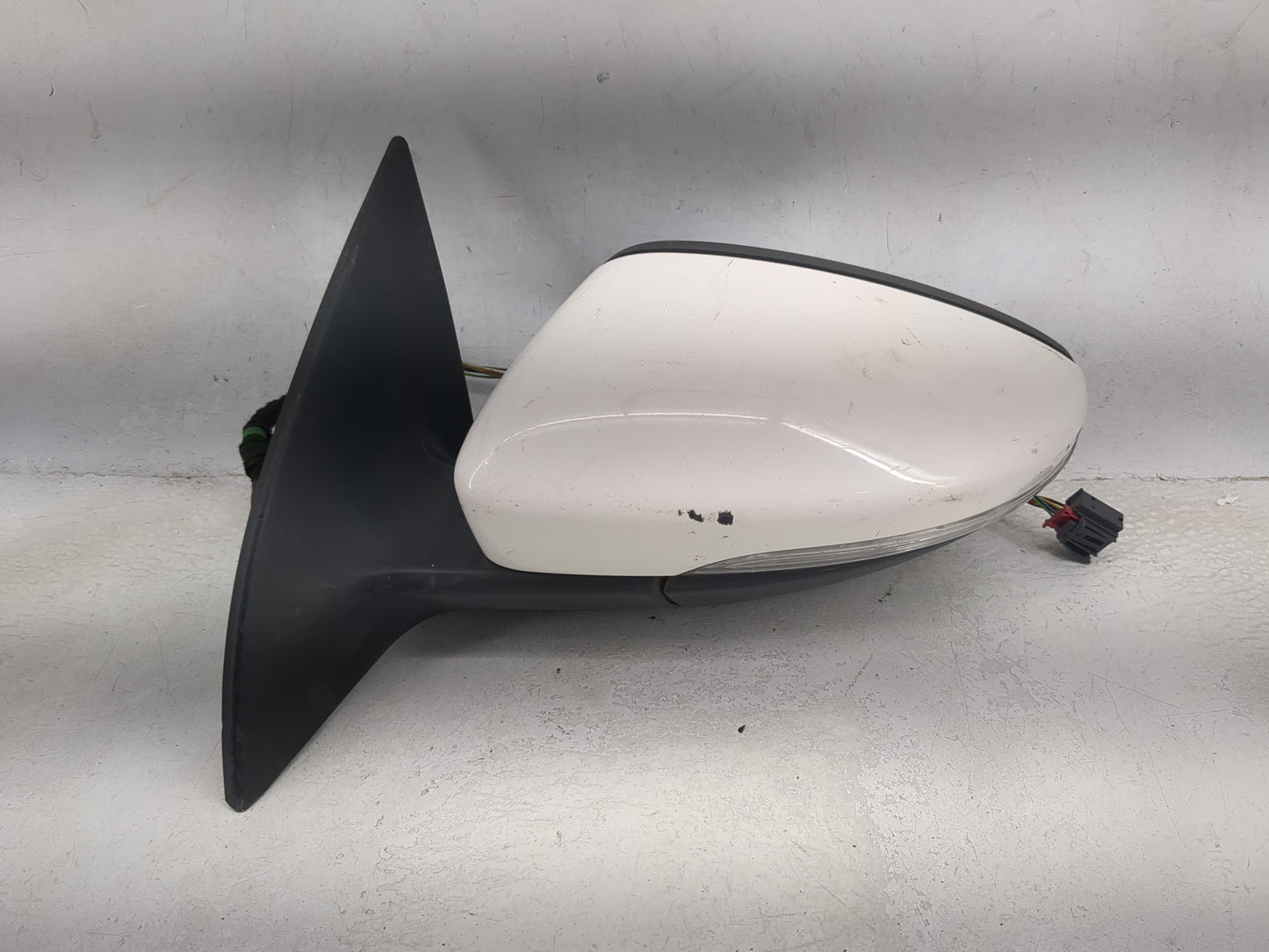 2009-2012 Volkswagen Cc Driver Side View Mirror - Left Door Mirror OEM Used - Oemusedautoparts1.com