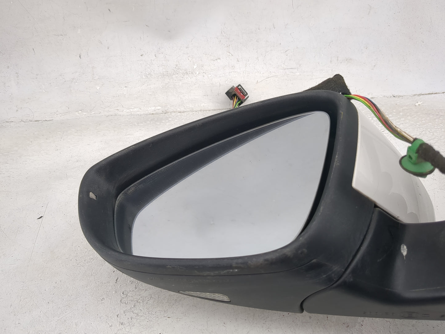 2009-2012 Volkswagen Cc Driver Side View Mirror - Left Door Mirror OEM Used - Oemusedautoparts1.com