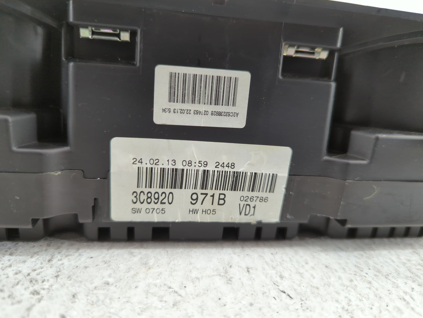 2013 Volkswagen Cc Instrument Cluster Speedometer Gauges P/N:3C8920 971B Fits OEM Used Auto Parts - Oemusedautoparts1.com