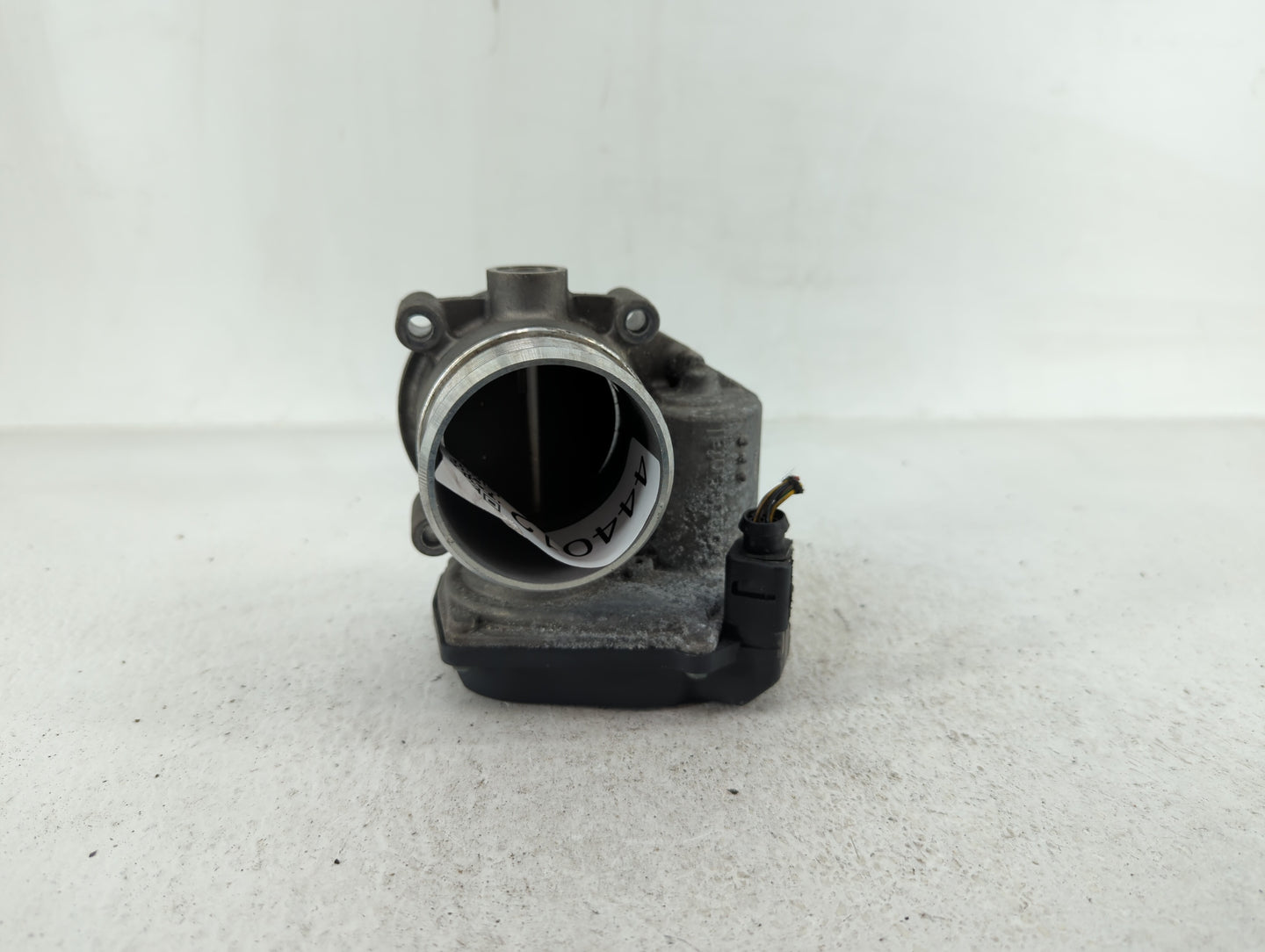 2009-2017 Volkswagen Cc Throttle Body P/N:06F 133 062 G 06F 133 062 Q Fits OEM Used Auto Parts - Oemusedautoparts1.com