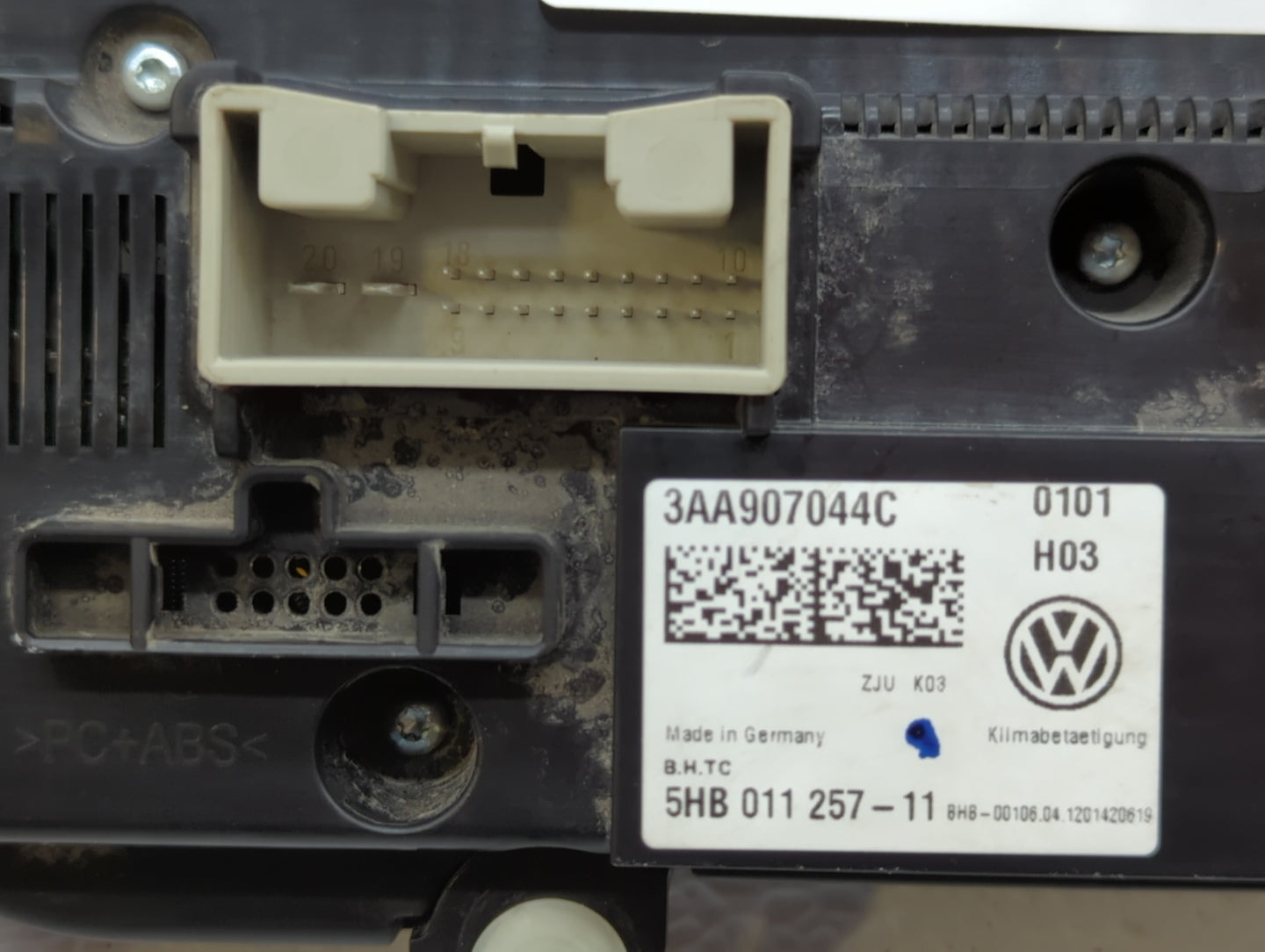 2013 Volkswagen Cc Climate Control Module Temperature AC/Heater Replacement P/N:3AA907044C 3AA907044J Fits OEM Used Auto Par