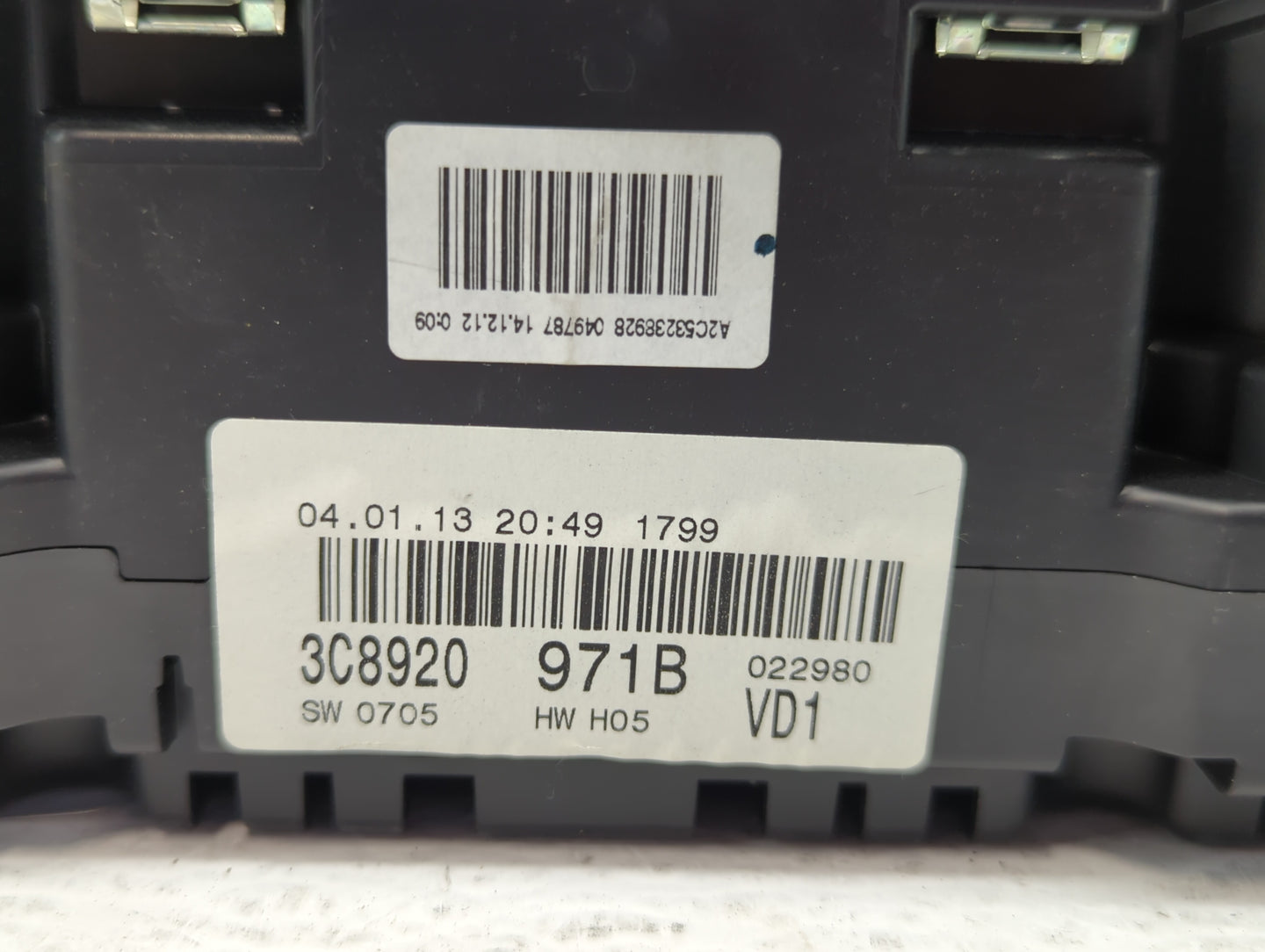 2013 Volkswagen Cc Instrument Cluster Speedometer Gauges P/N:3C8920971B Fits OEM Used Auto Parts - Oemusedautoparts1.com