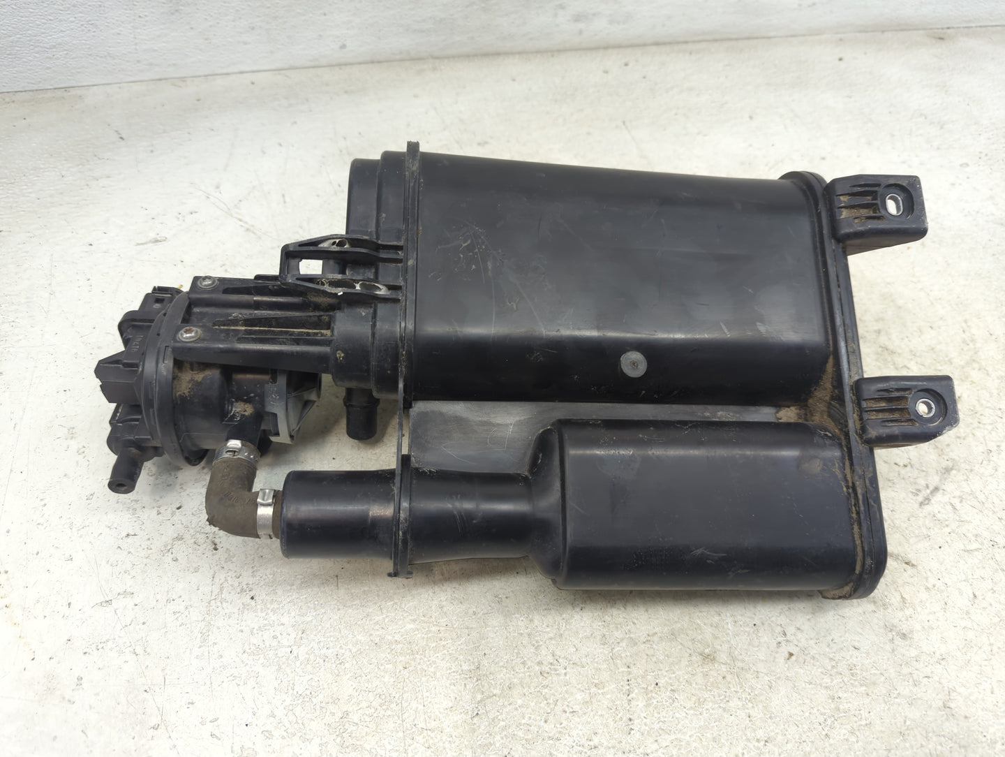 2013 Volkswagen Cc Fuel Vapor Charcoal Canister 537253 - Oemusedautoparts1.com