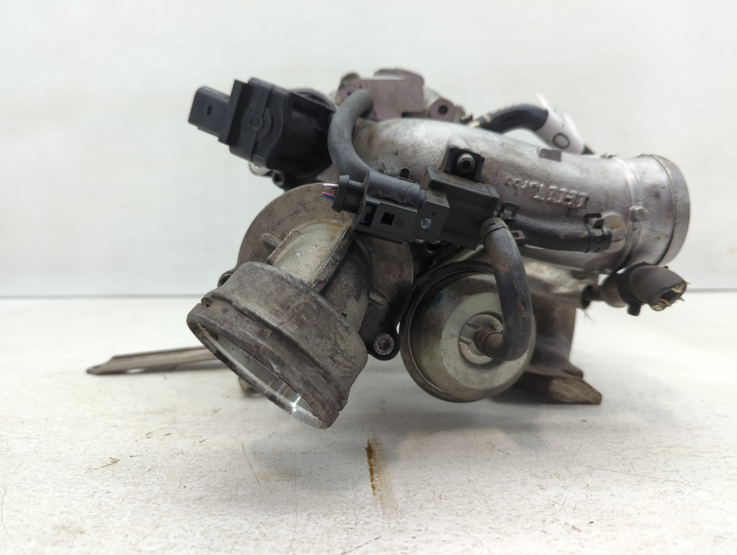 2017-2017 Volkswagen Cc Turbocharger Exhaust Manifold With Turbo Charger - Oemusedautoparts1.com