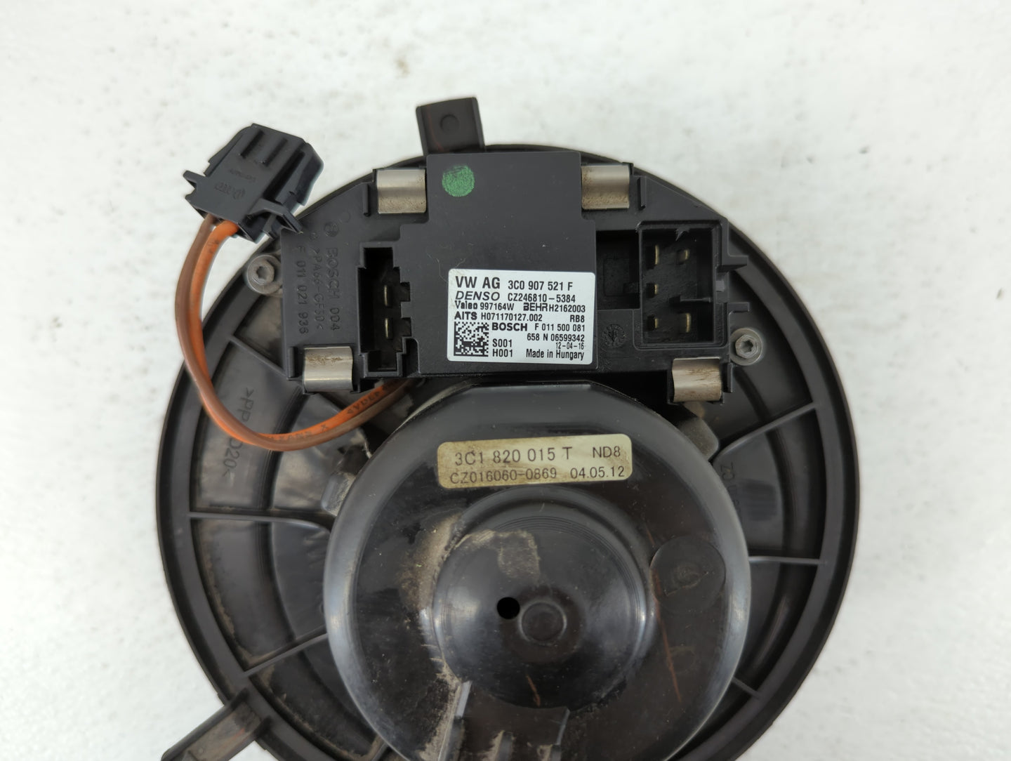 2013-2017 Volkswagen Cc Heater AC Blower Motor P/N:3C1 820 015 T CZ246810-5384 Fits Fits 2013 2014 2015 2016 2017 2018 OEM U