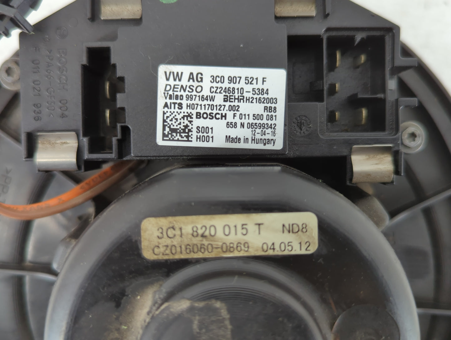 2013-2017 Volkswagen Cc Heater AC Blower Motor P/N:3C1 820 015 T CZ246810-5384 Fits Fits 2013 2014 2015 2016 2017 2018 OEM U