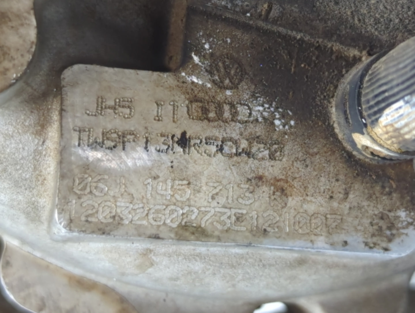 2017-2017 Volkswagen Cc Turbocharger Exhaust Manifold With Turbo Charger - Oemusedautoparts1.com