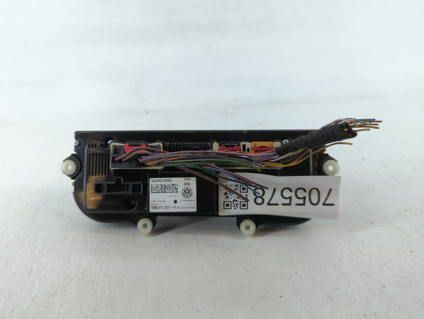 2013 Volkswagen Cc Climate Control Module Temperature AC/Heater Replacement P/N:3AA907044J Fits OEM Used Auto Parts - Oemuse