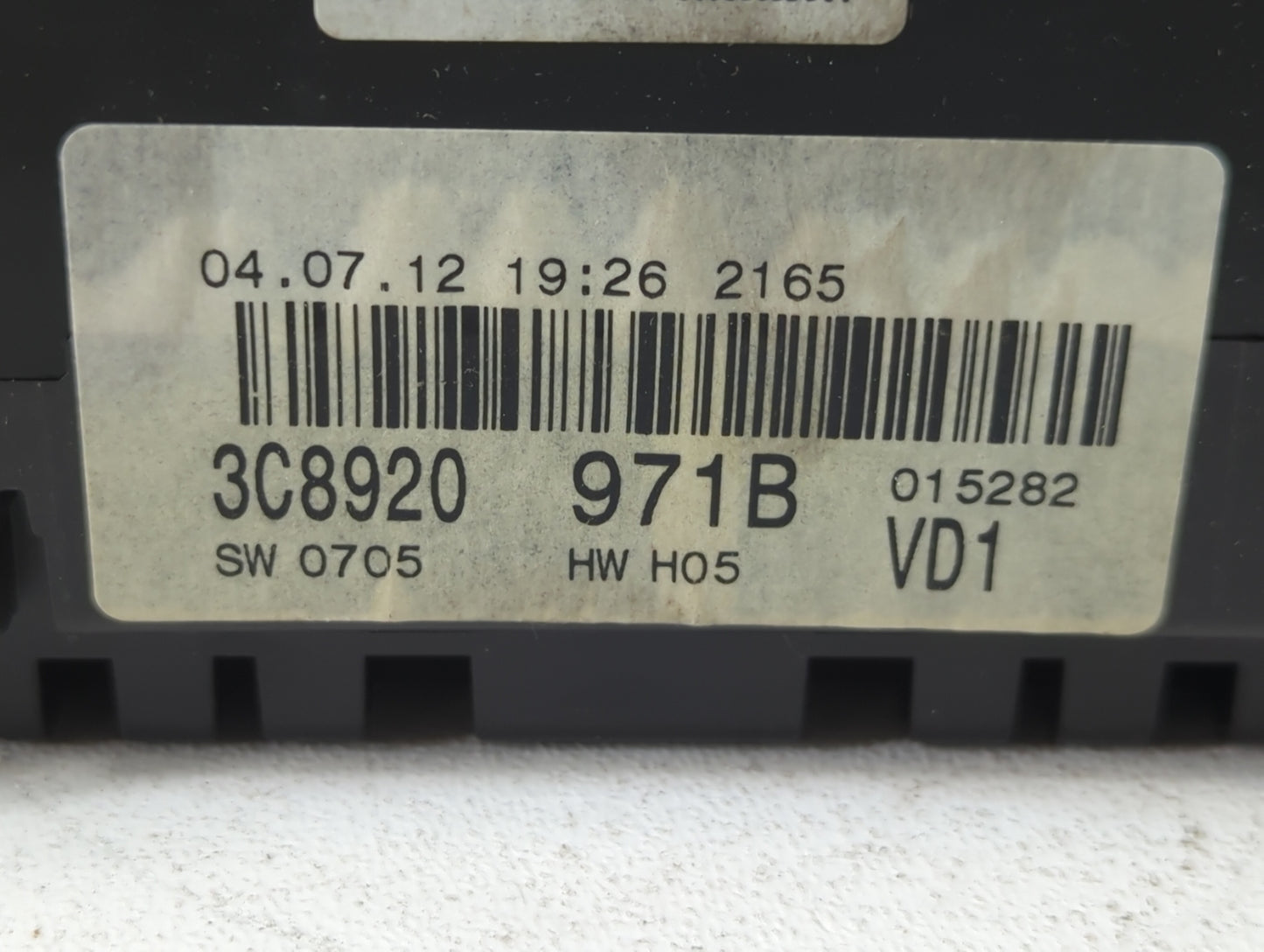 2013 Volkswagen Cc Instrument Cluster Speedometer Gauges P/N:3C8920 971B Fits OEM Used Auto Parts - Oemusedautoparts1.com