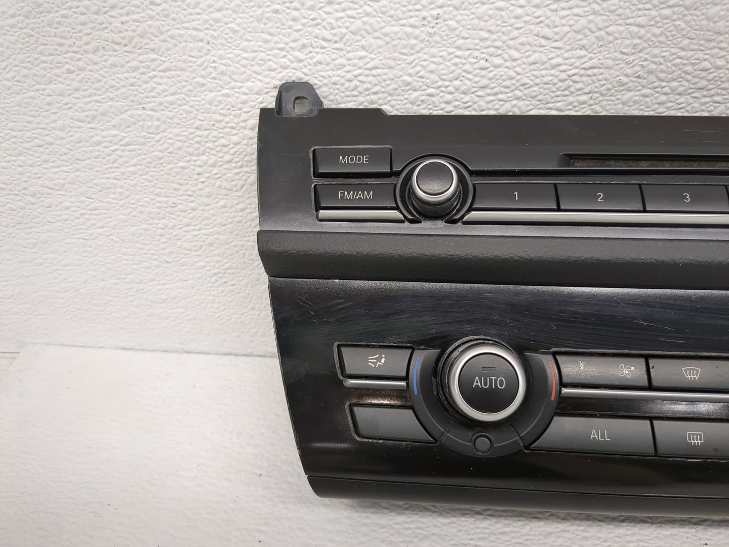 2013 Volkswagen Dasher Climate Control Module Temperature AC/Heater Replacement P/N:9306155-01 Fits OEM Used Auto Parts - Oe